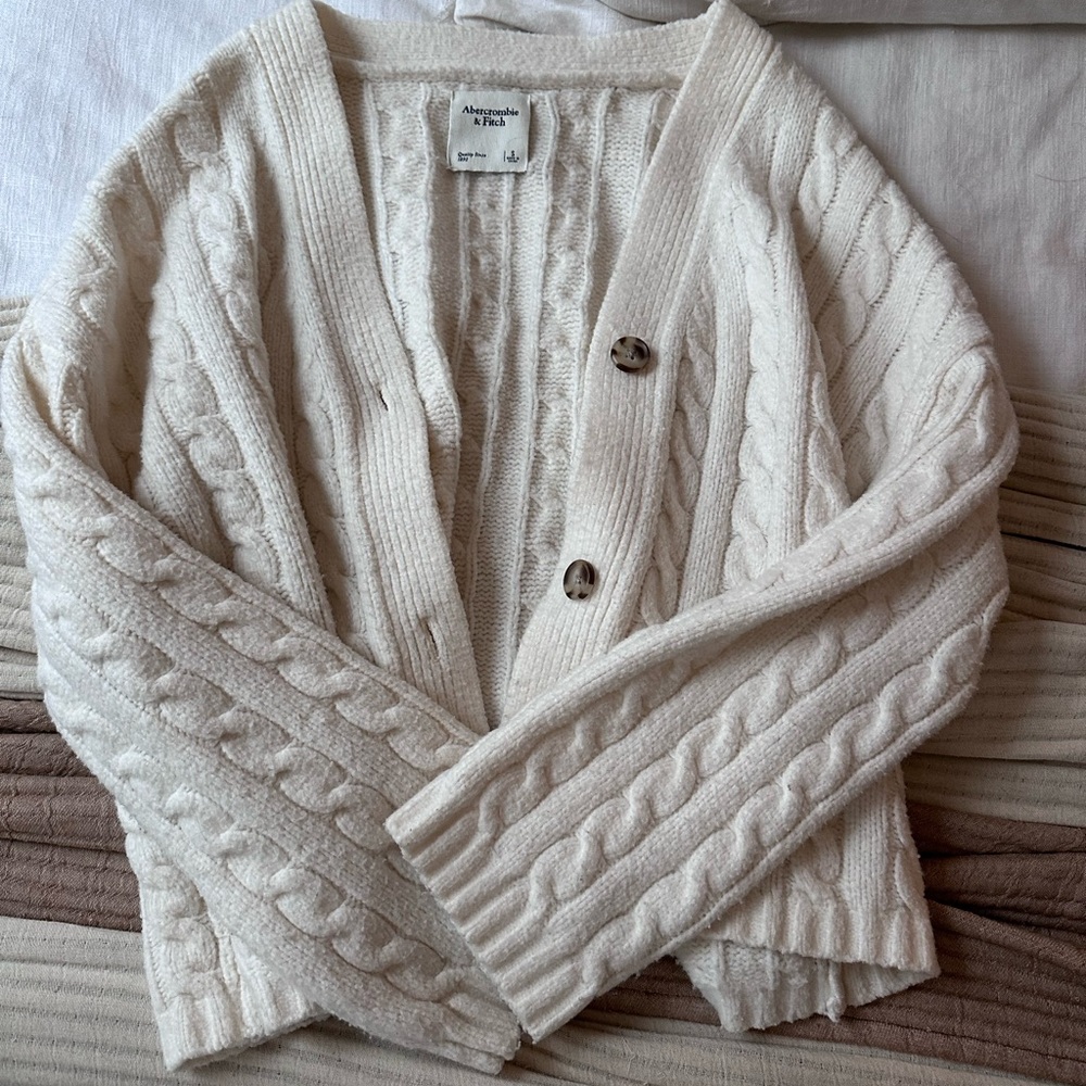 Abercrombie & Fitch Cream Cable Knit Cardigan - Picture 2 of 4